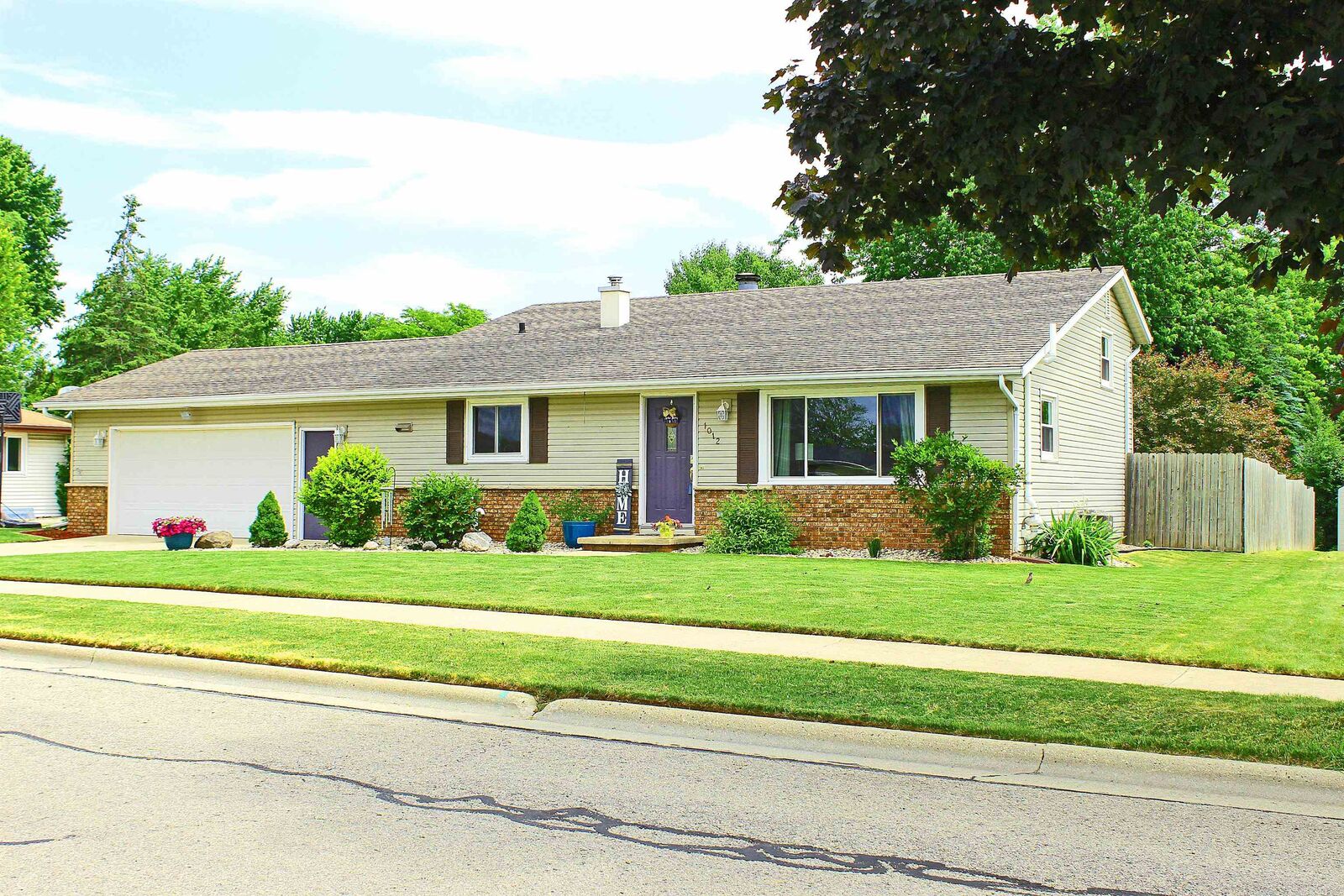 Property Photo: 1012 Rosehill Road WI 54130-3622