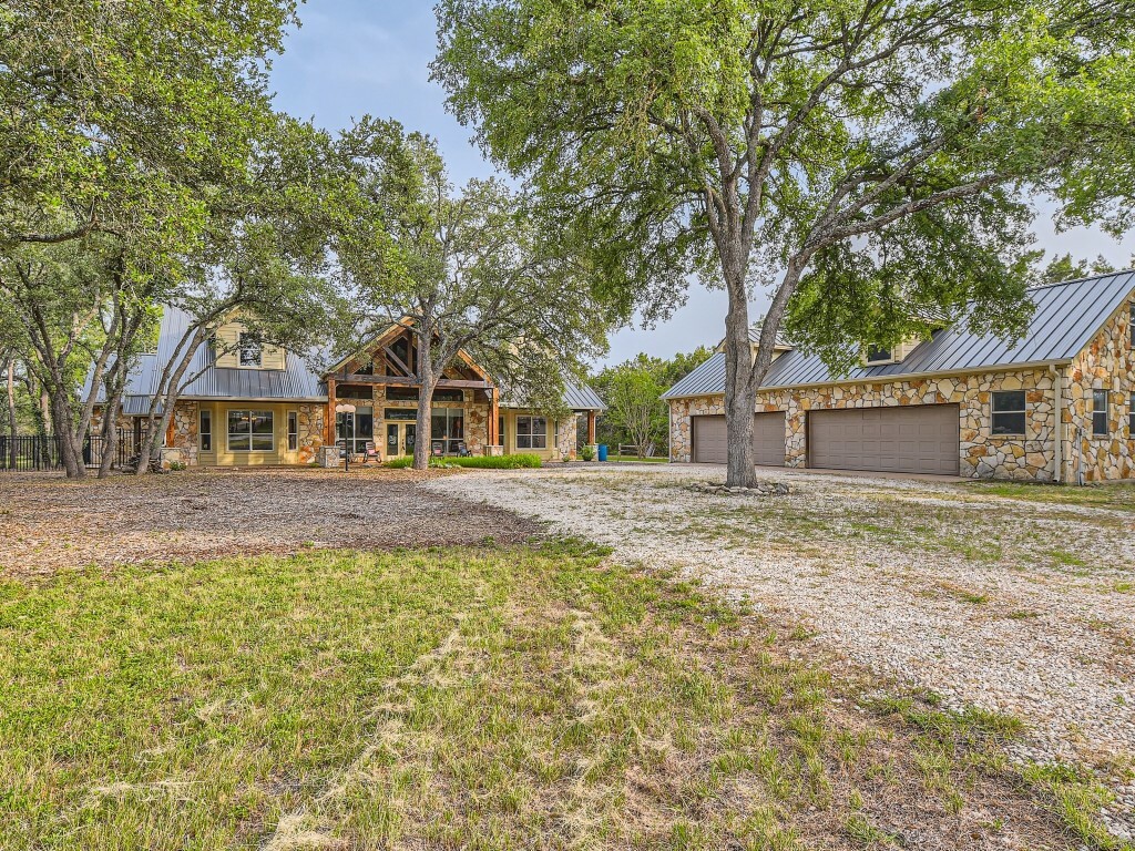 Property Photo:  1325 County Road 285  TX 78642 