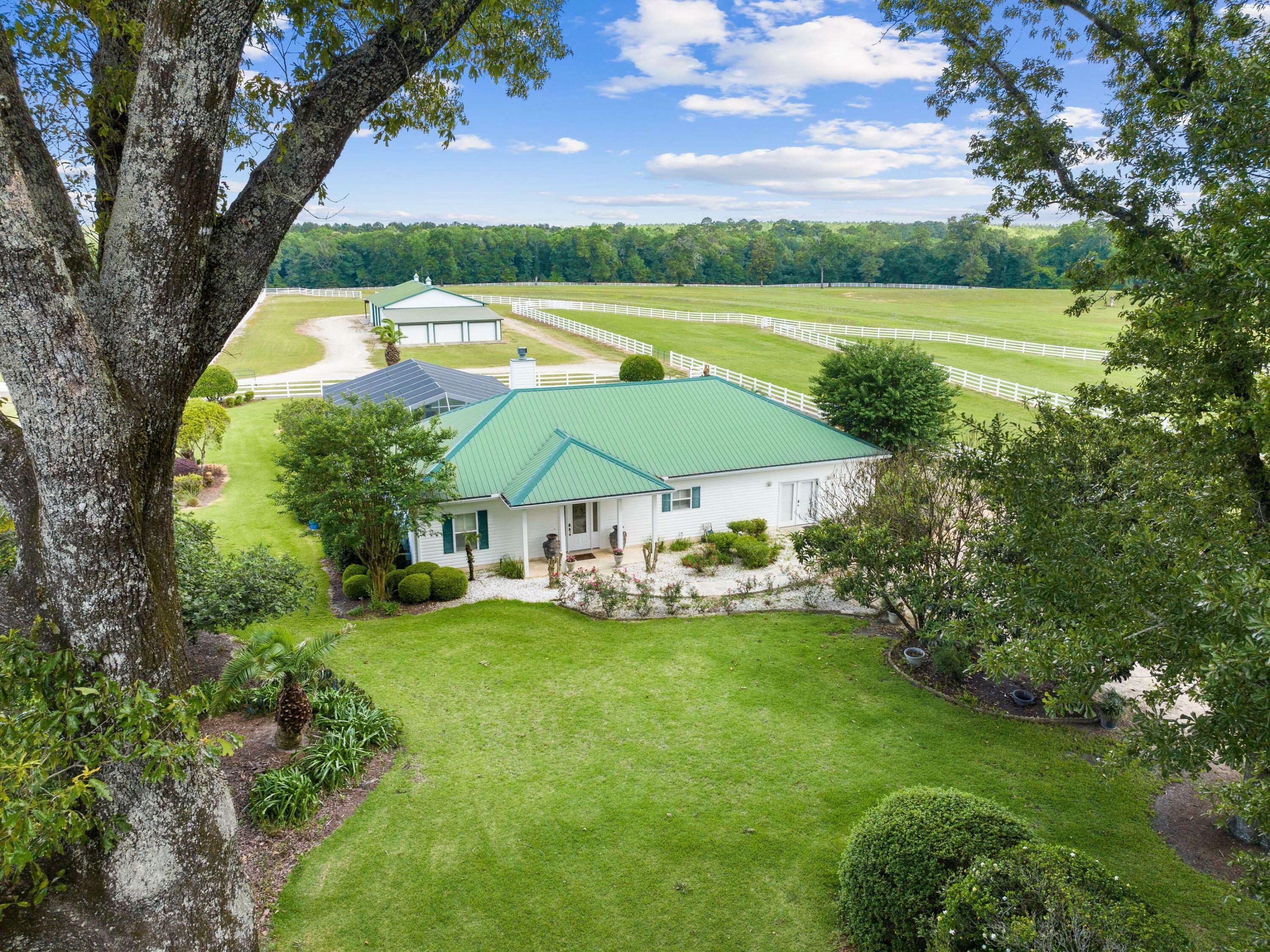 5676 W State Highway 2  Defuniak Springs FL 32433 photo