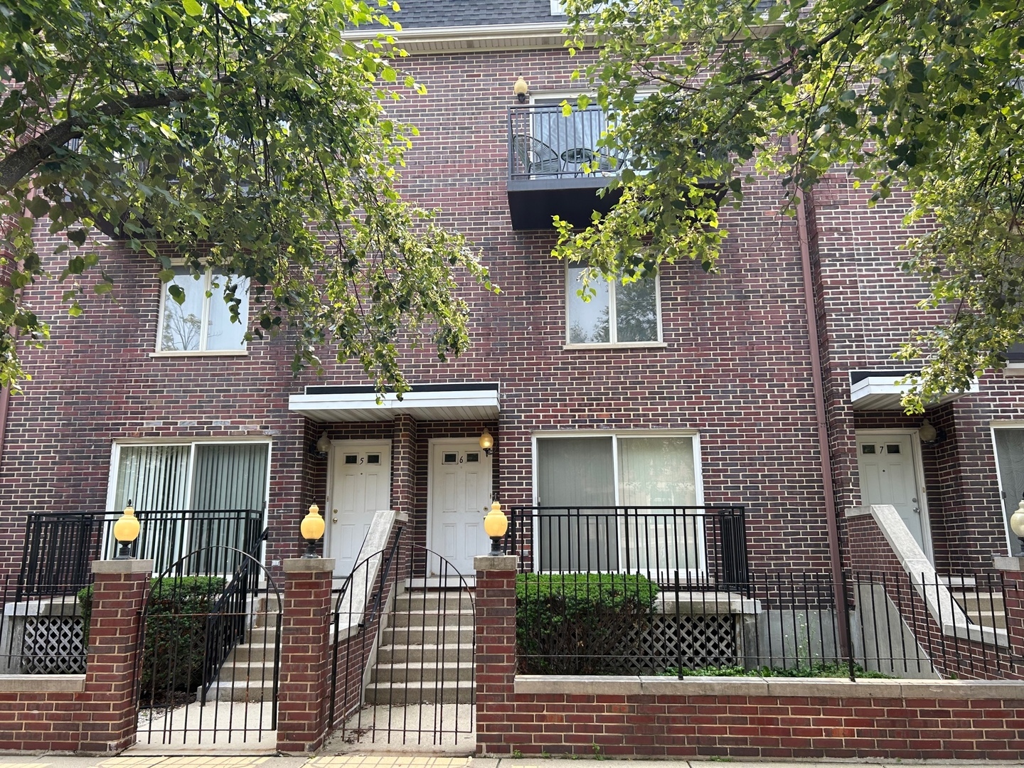 Property Photo:  815 Pearson Street 6  IL 60016 