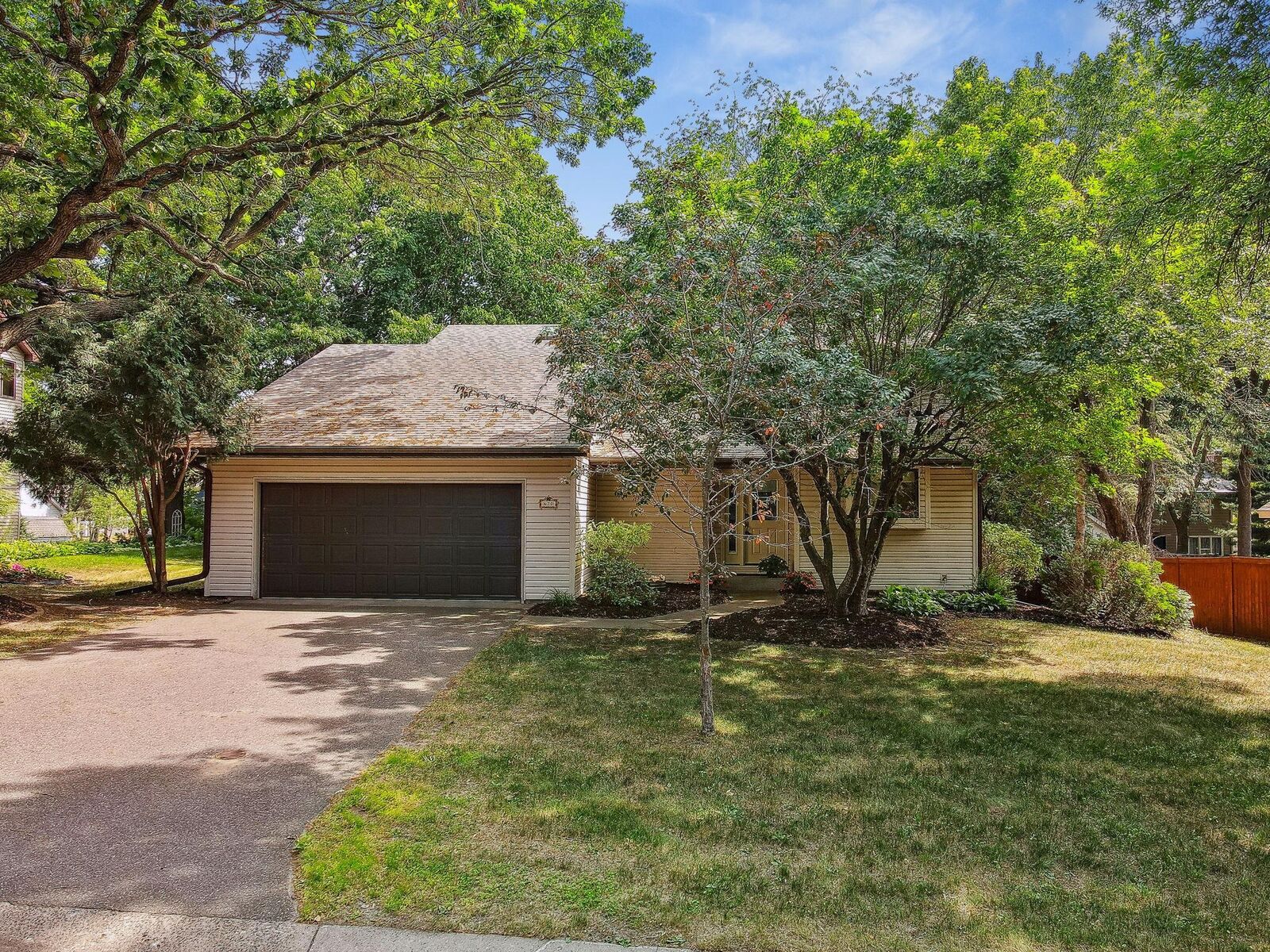 Property Photo:  670 Lake Pine Drive  MN 55126 