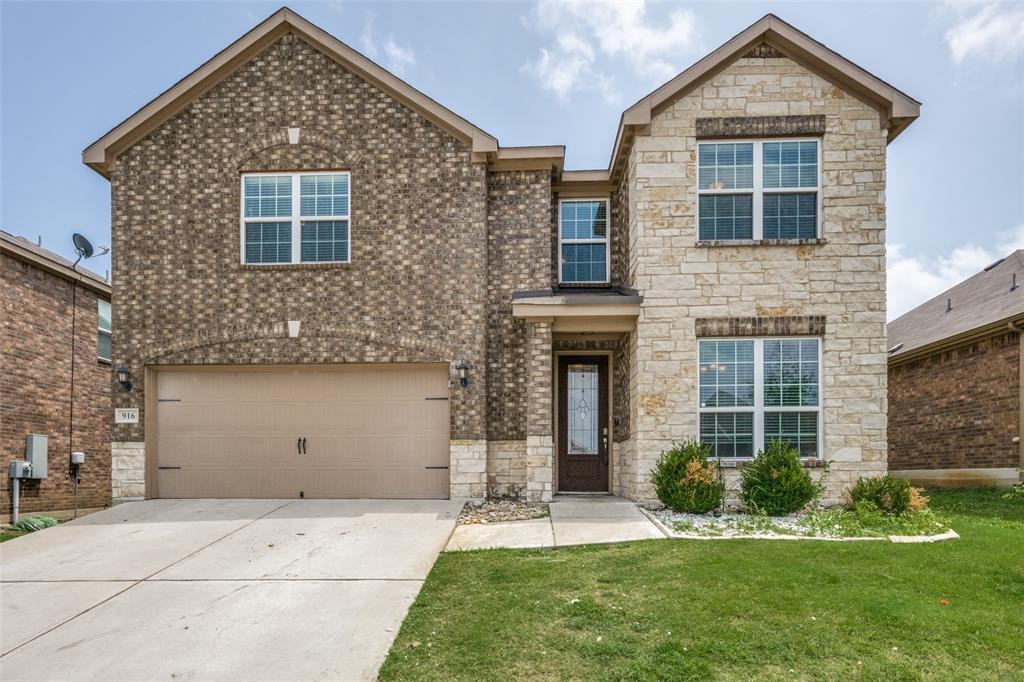 Property Photo: 916 Summer Stream Road TX 76207