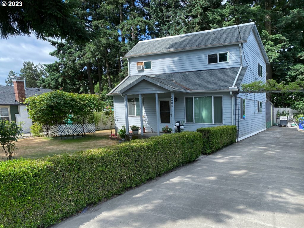 Property Photo:  2605 SE 84th Pl  OR 97266 