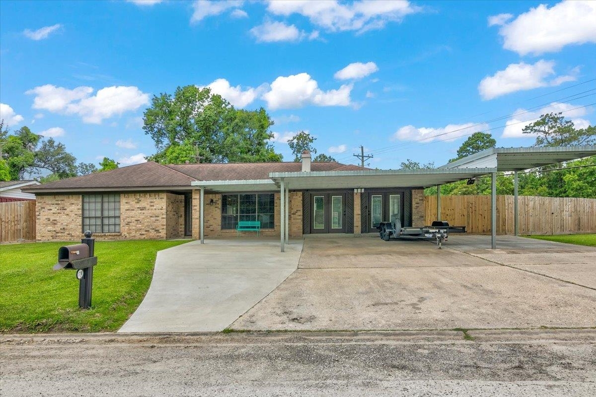 Property Photo:  170 Triangle  TX 77662 