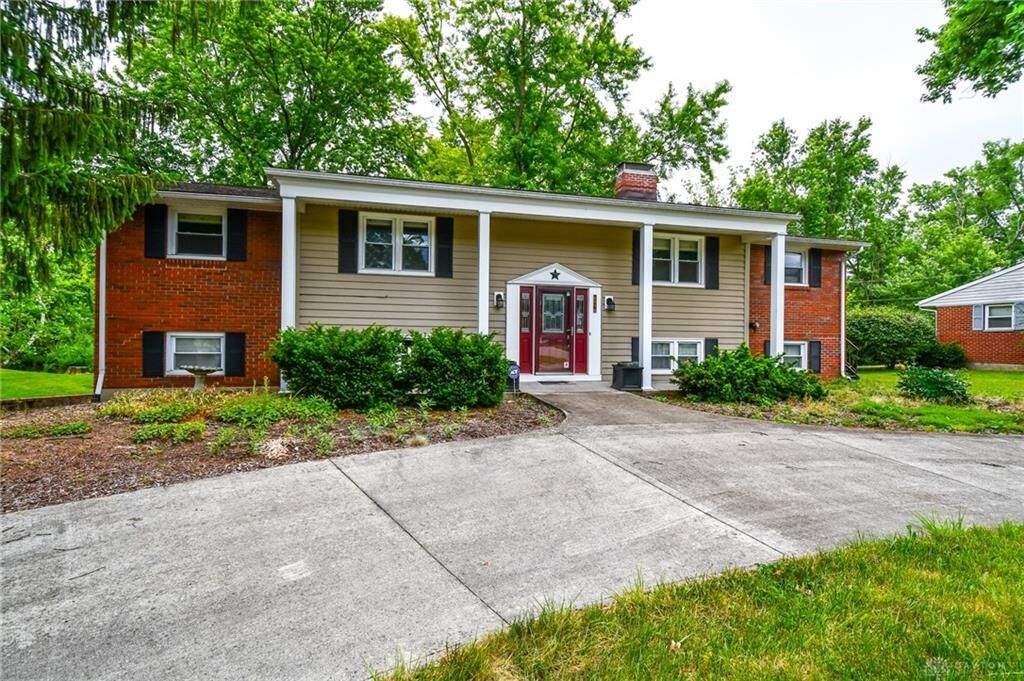 Property Photo: 6190 Flemington Road OH 45459