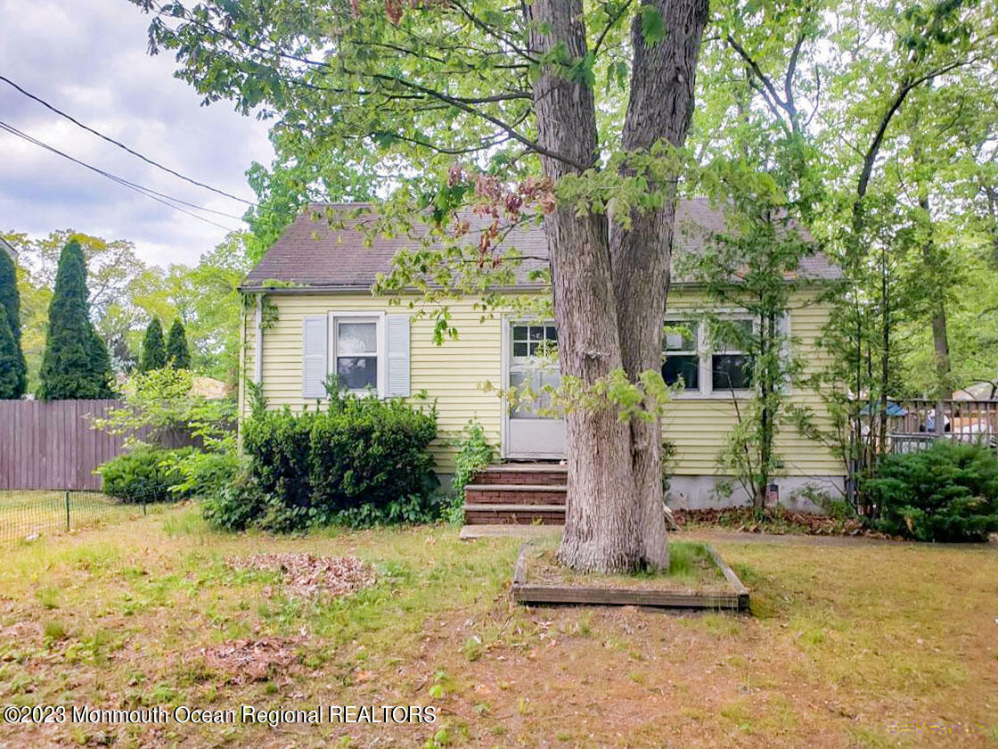 Property Photo:  3 Brunswick Avenue  NJ 08831 