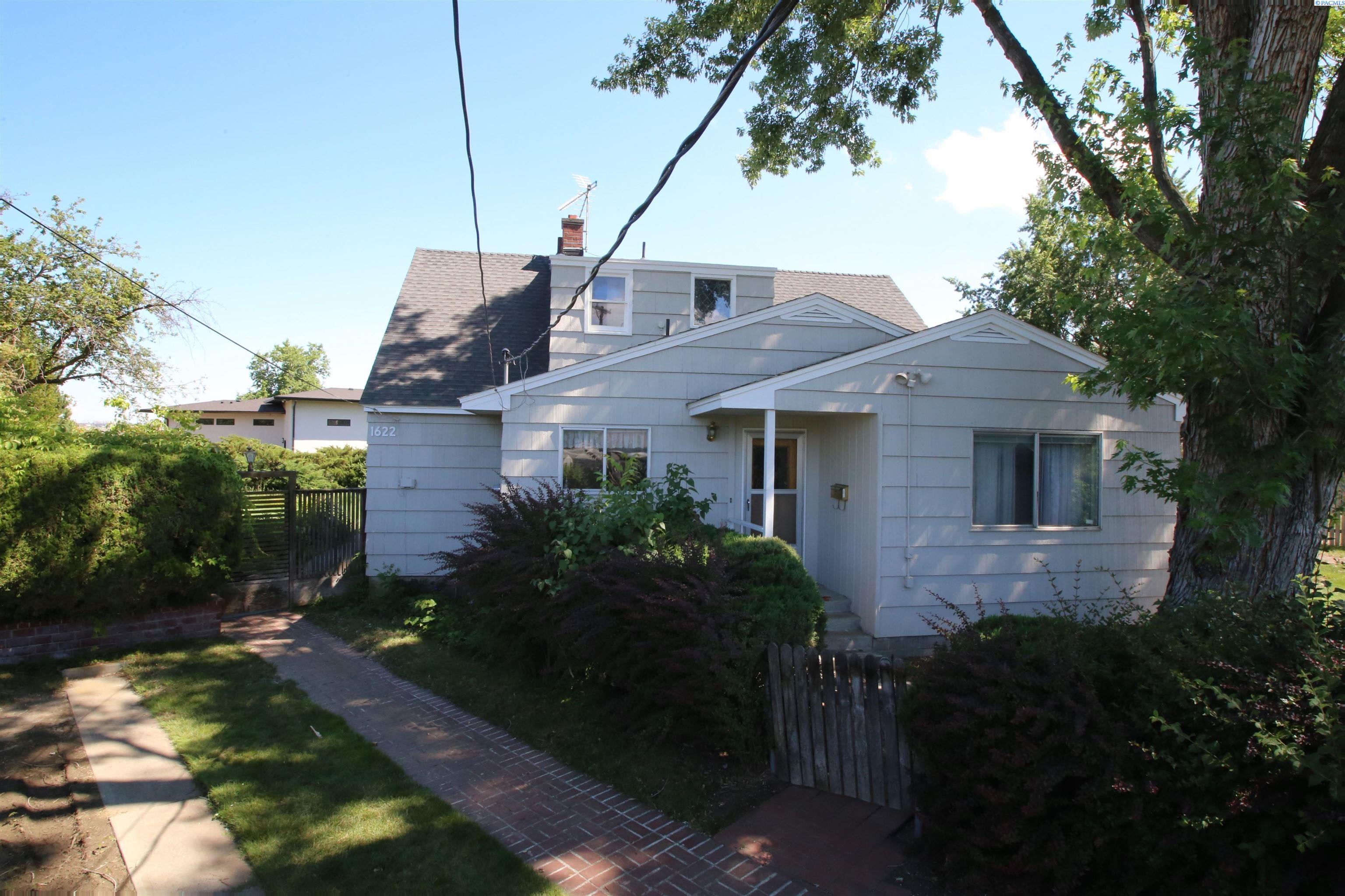 Property Photo: 1622 Gaillard Place WA 99354-2623