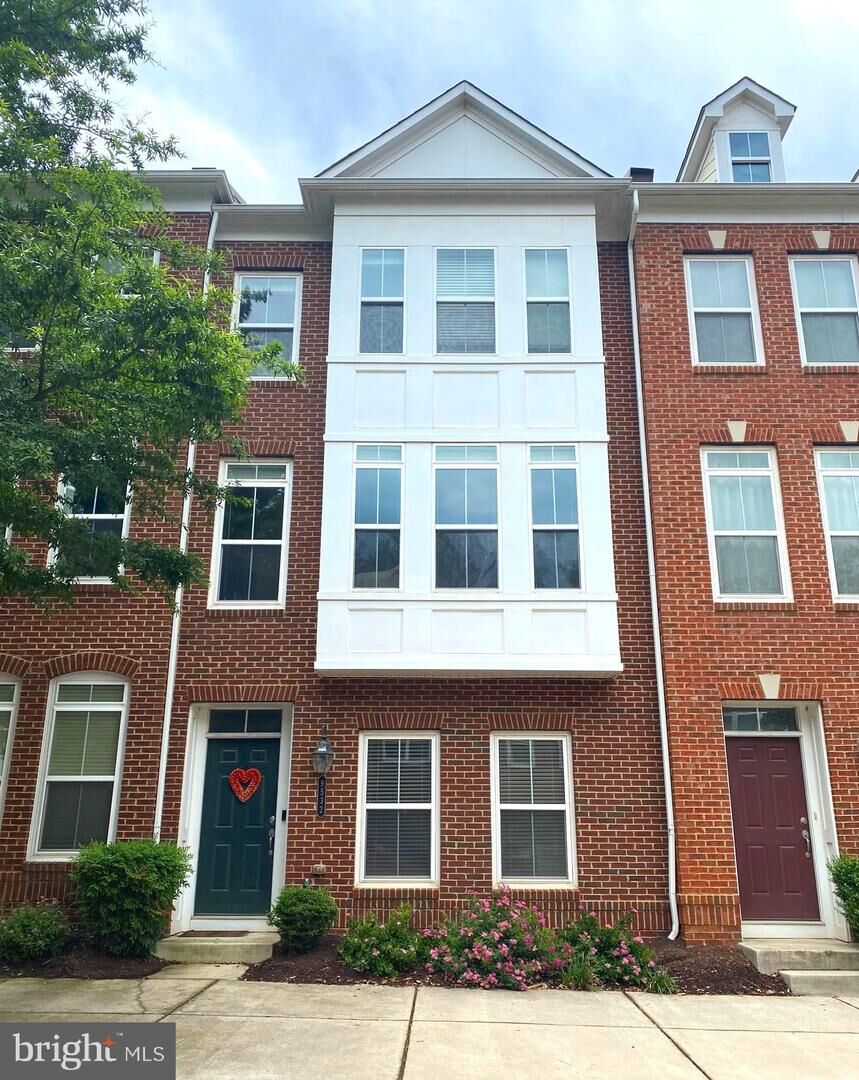 Property Photo:  9532 Canonbury Square  VA 22031 