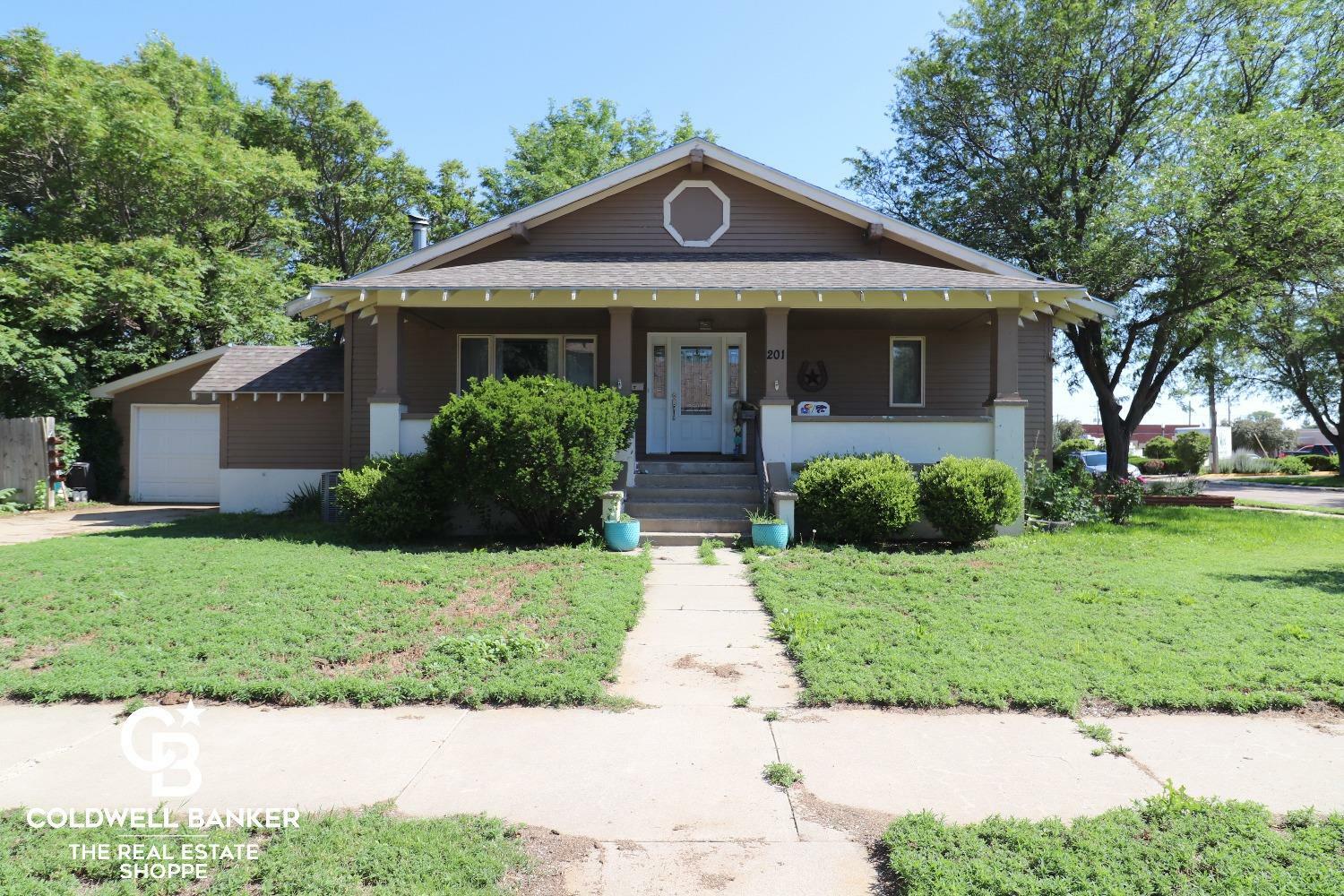 Property Photo:  201 East 4th Street  KS 67871 