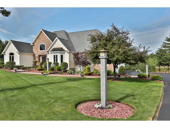 Property Photo: 44 Tanglewood Dr. NH 03062