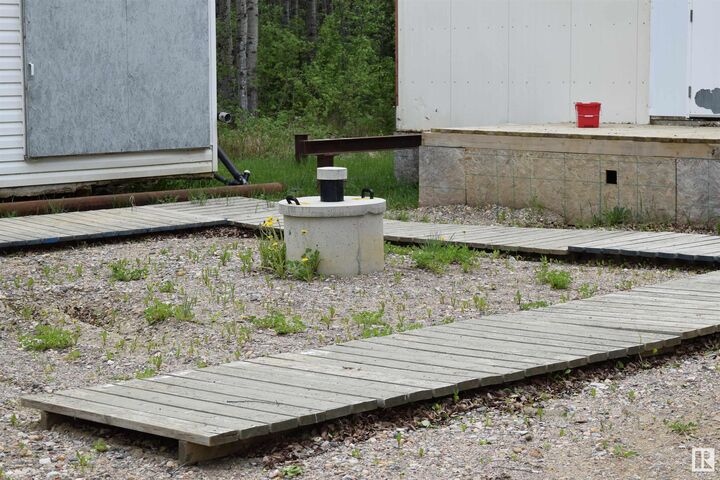 Property Photo: 455 Industrial Drive AB T0G 1X0
