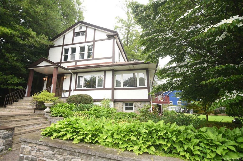 Property Photo:  59 Pleasantville Road  NY 10570 