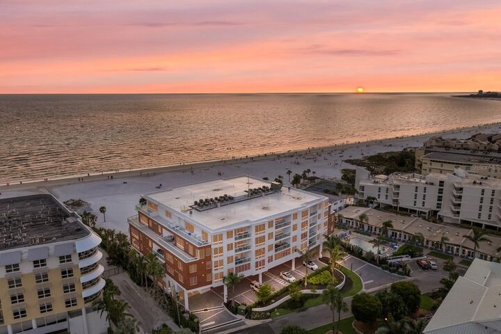 Property Photo:  1035 Seaside Drive 404  FL 34242 