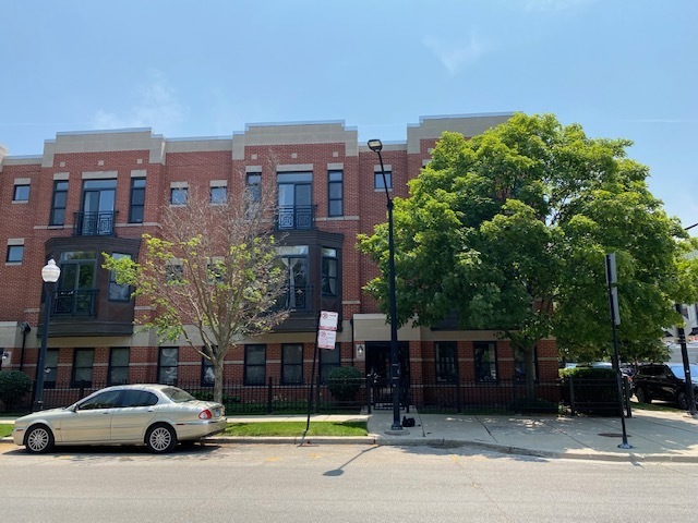 Property Photo: 947 W 14th Place 3B IL 60608