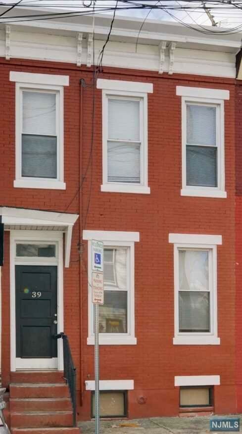 Property Photo:  39 Emmet Street  NJ 07114 