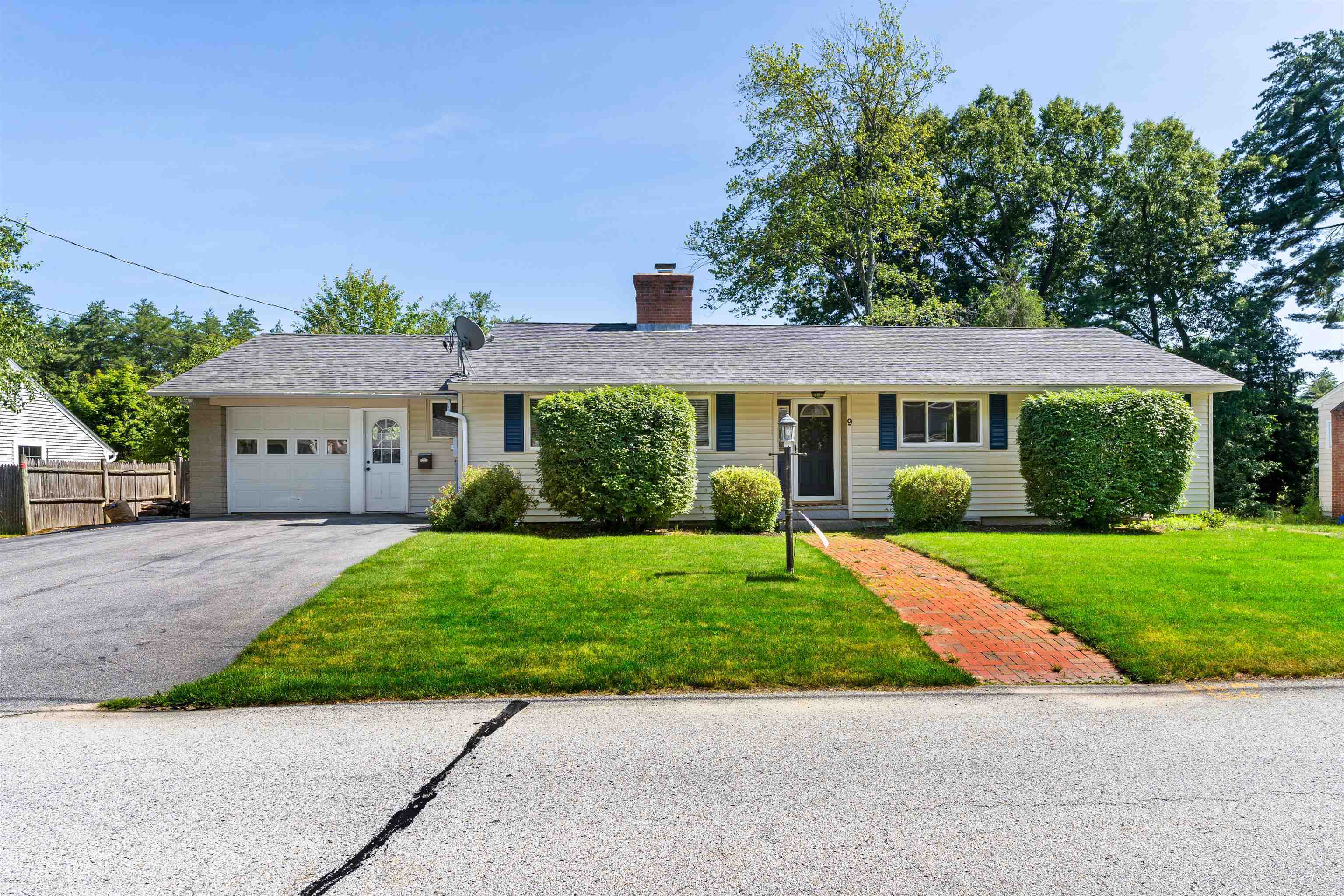 Property Photo:  9 Palomino Lane  NH 03110 