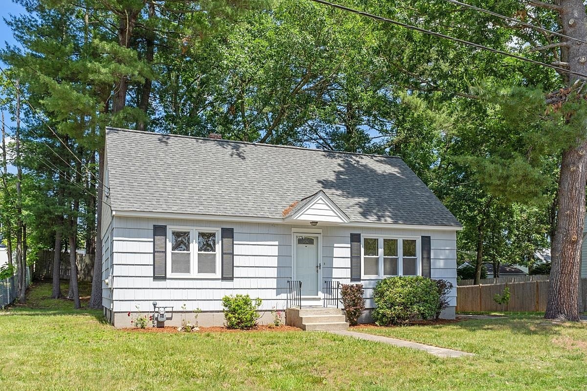 Property Photo:  13 Briand Drive  NH 03063 