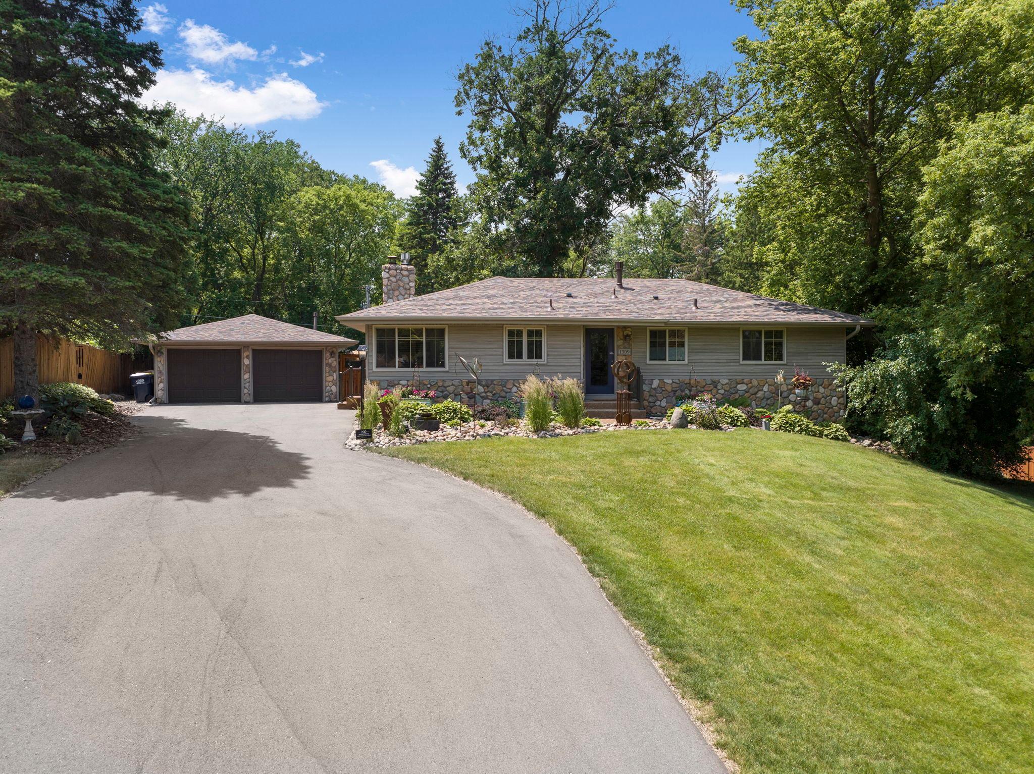 Property Photo: 1309 Hillside Lane MN 55306