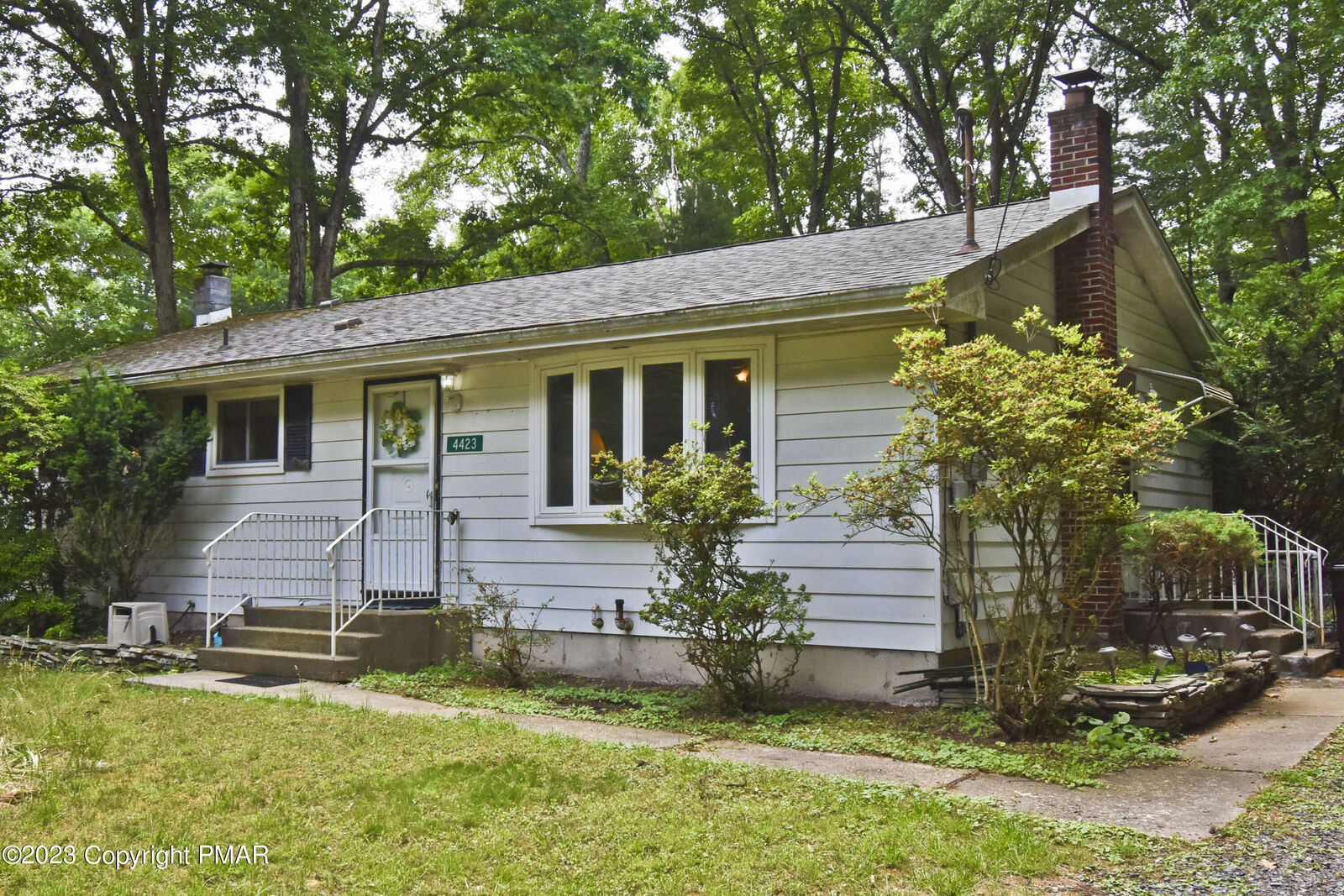 Property Photo:  4423 Woodside Drive  PA 18301 