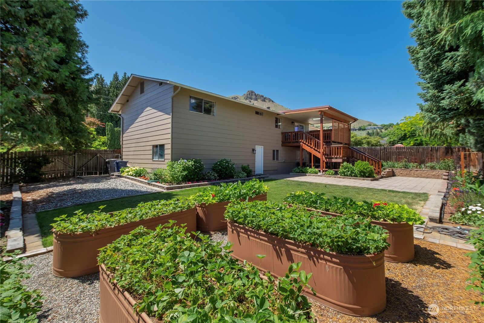 Property Photo:  1406 Millerdale Avenue  WA 98801 