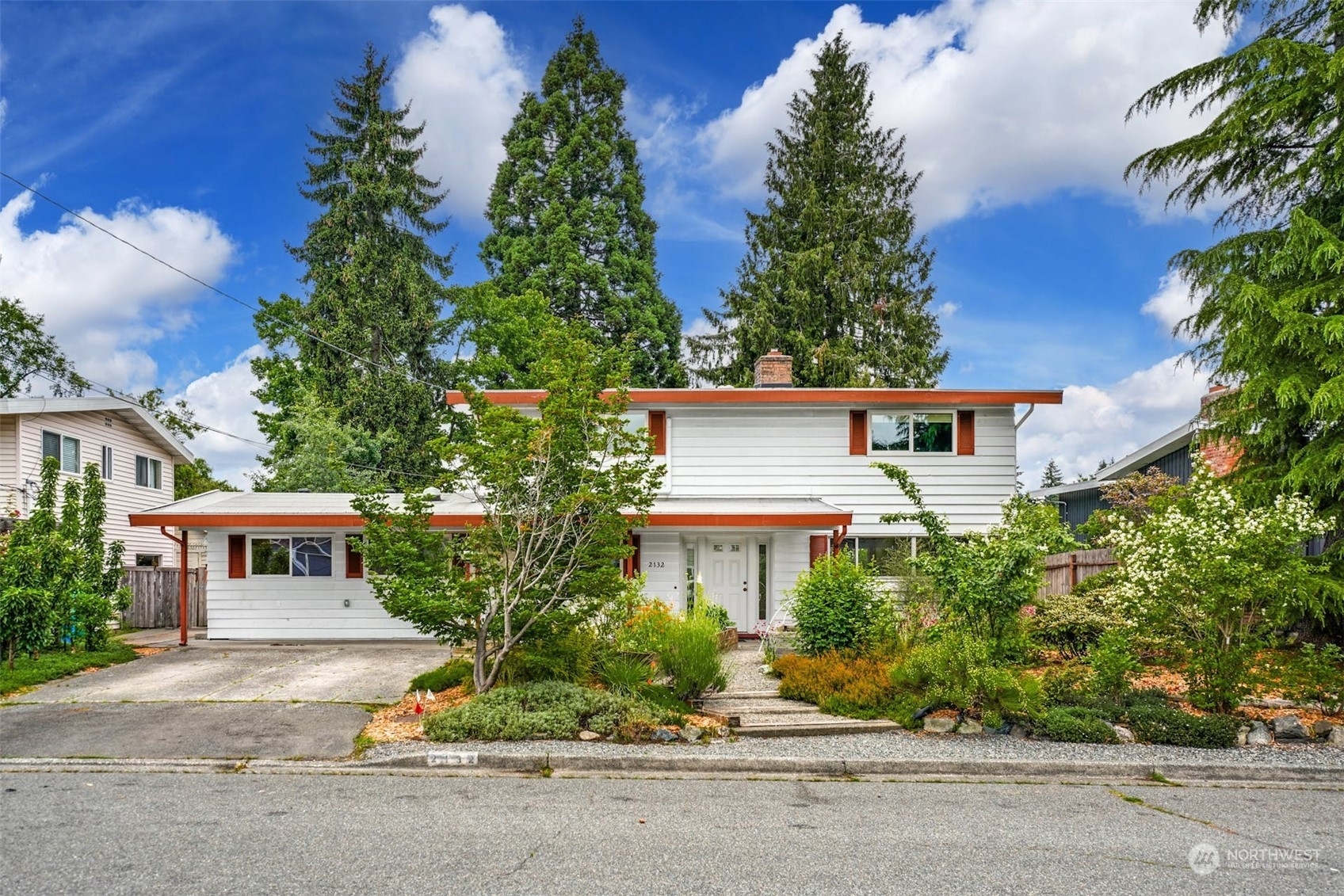 Property Photo:  2132 N 172nd Street  WA 98133 