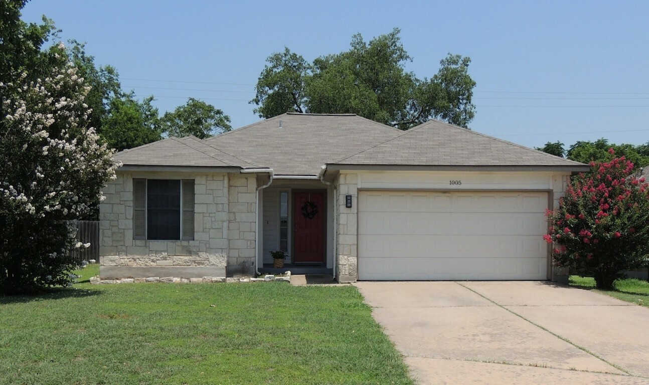 Property Photo: 1005 Lantana Lane TX 78641
