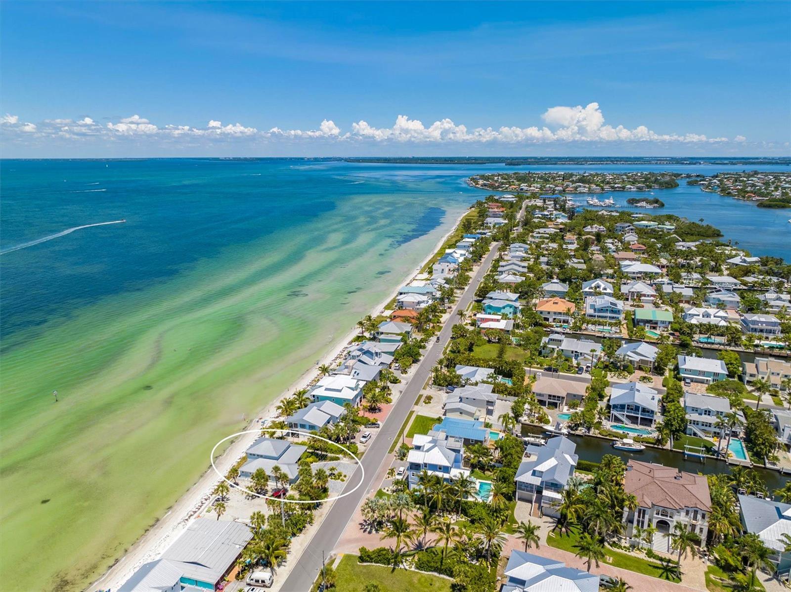 Property Photo: 402 S Bay Boulevard FL 34216