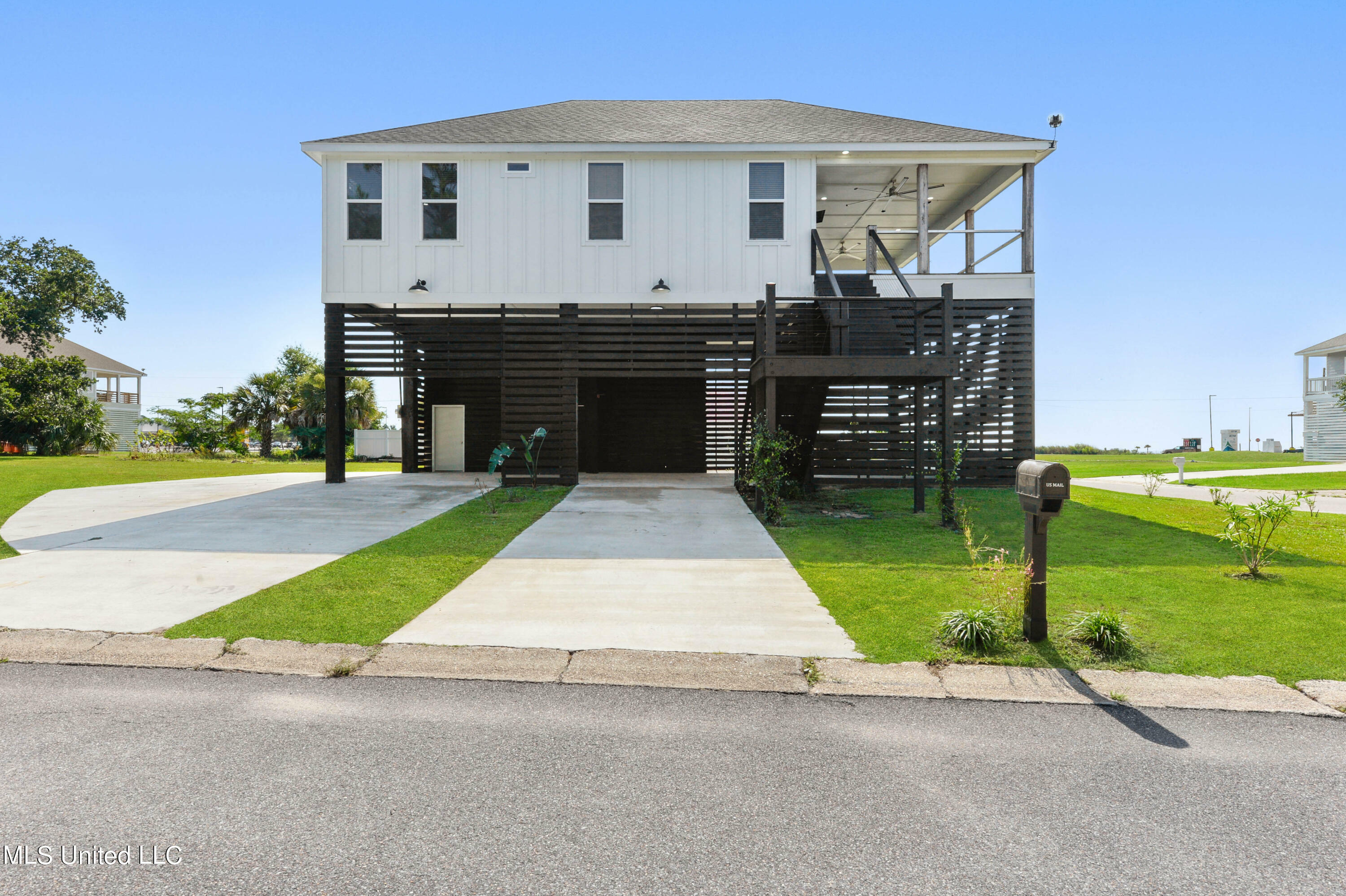 Property Photo:  1511 Ellis Street  MS 39571 