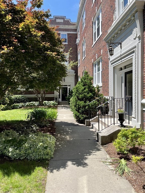 Property Photo:  54 Babcock St 4  MA 02445 