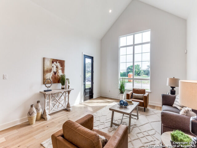 Property Photo: 406 Alexander Ave TX 78130