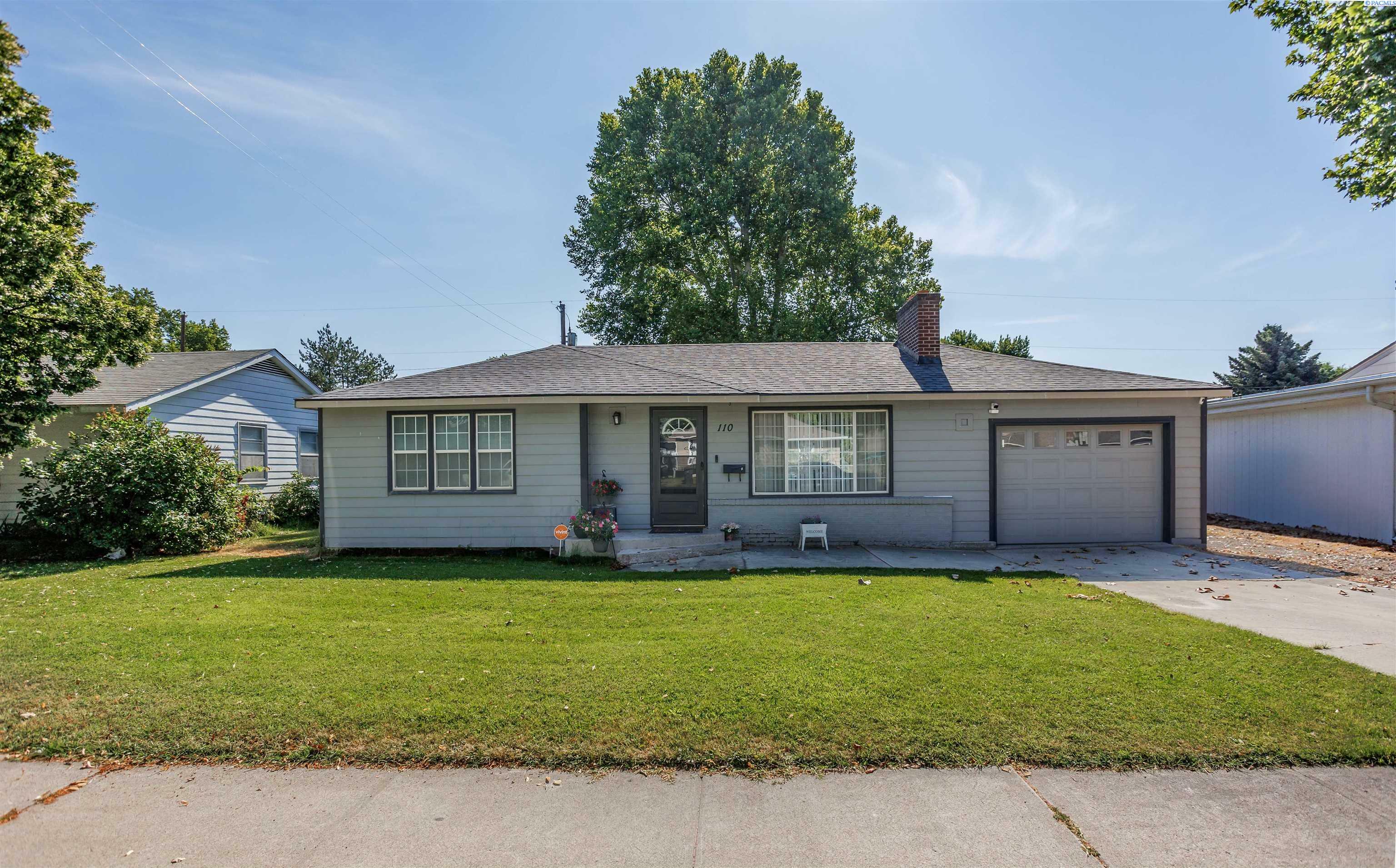 Property Photo:  110 N Palouse Street  WA 99336 