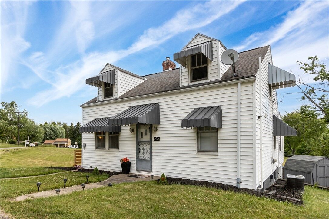 Property Photo:  2936 Clearview Rd  PA 15101 