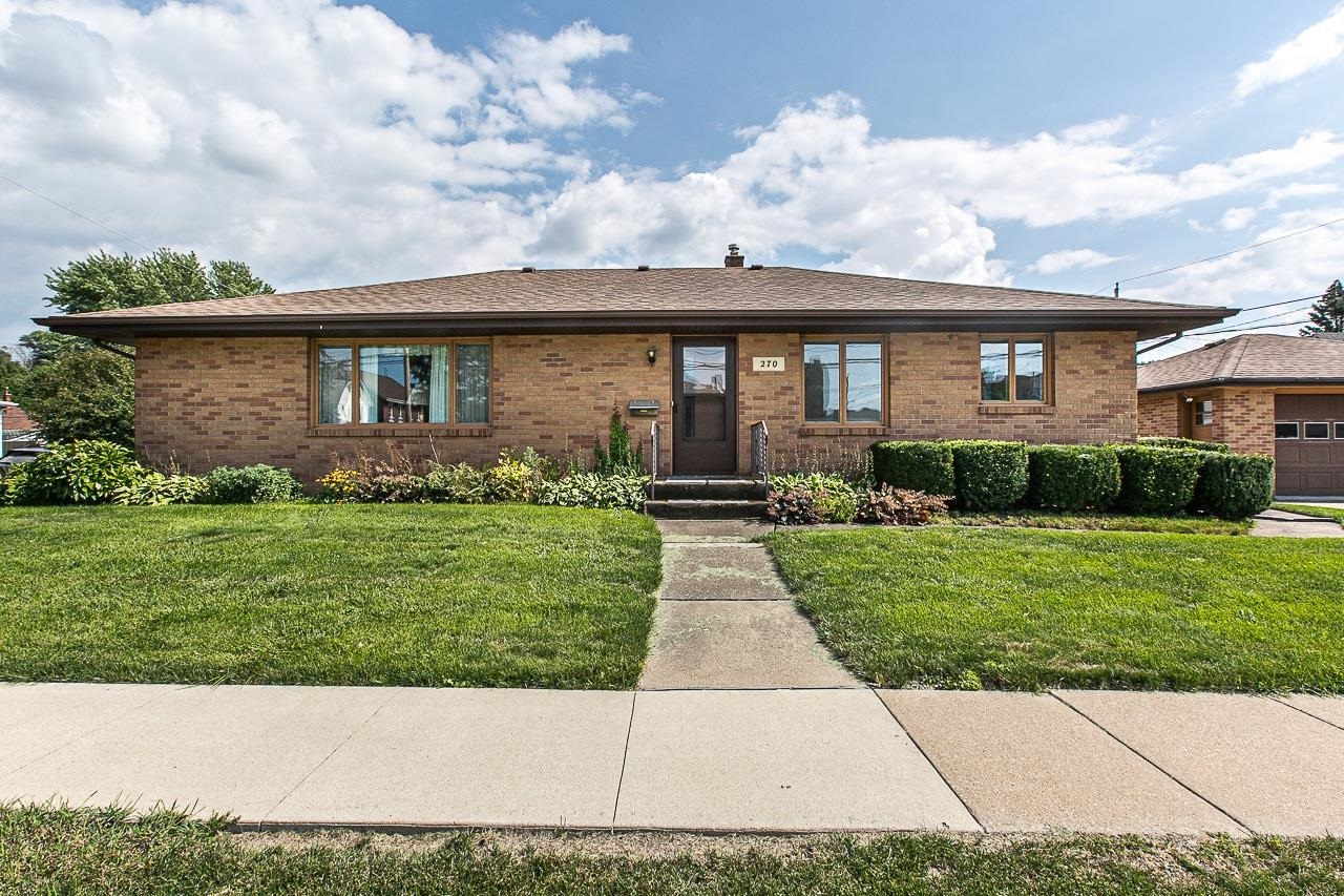 Property Photo:  270 E 29th Street  IA 52001 