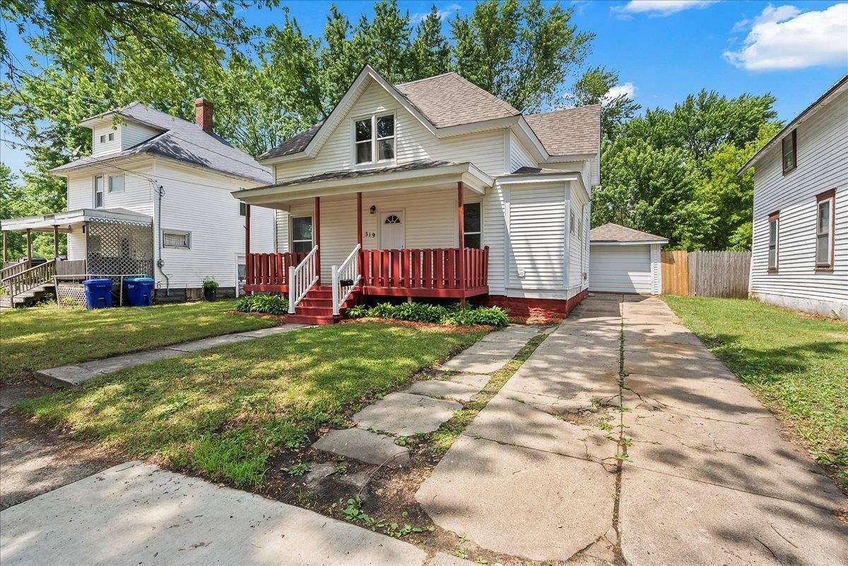 Property Photo:  319 2nd  St NW  IA 50662 