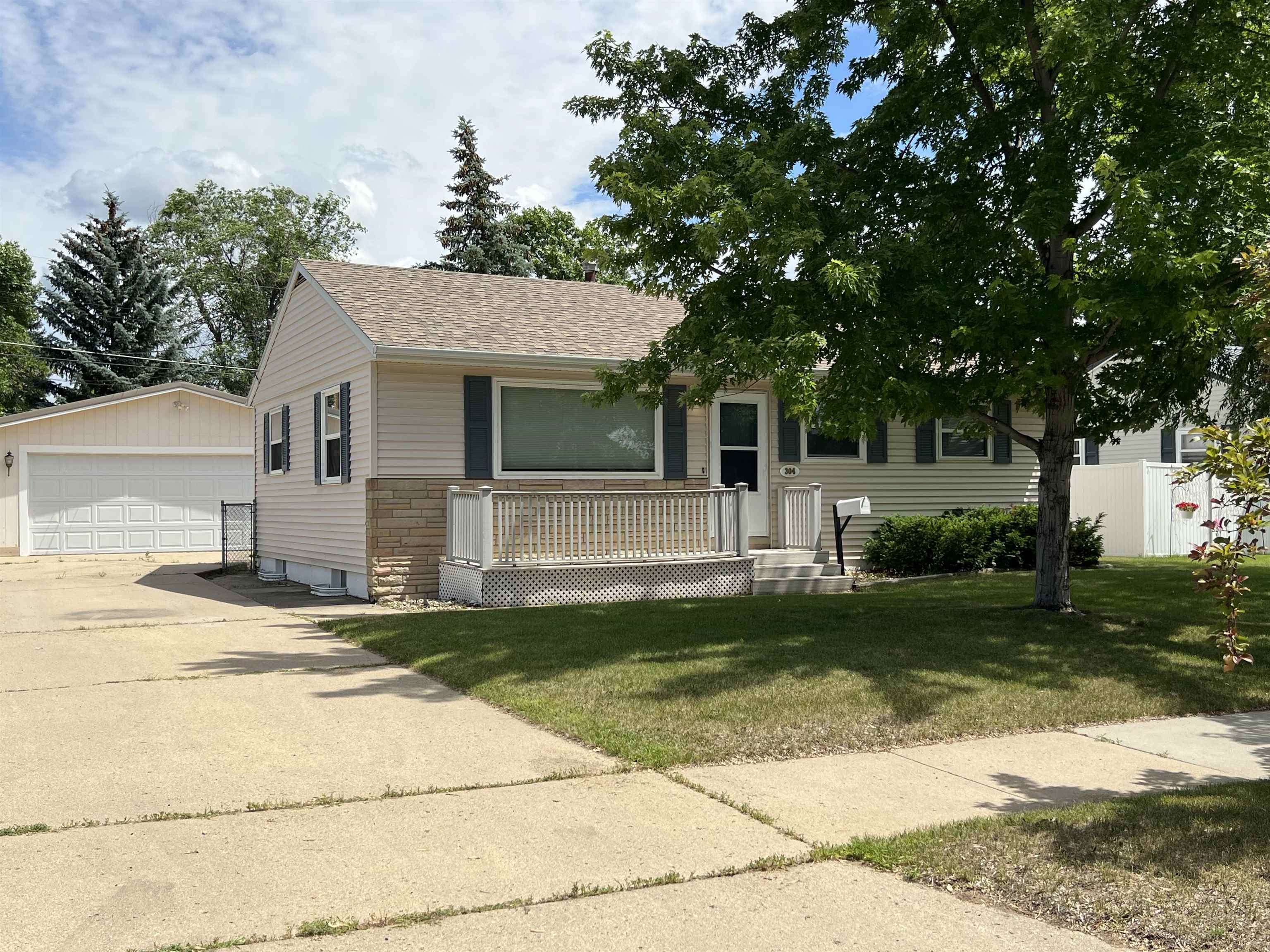 Property Photo:  304 24th St NW  ND 58703 