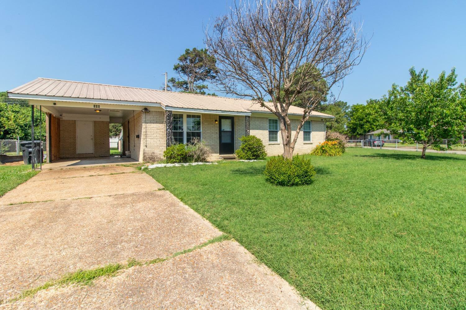 Property Photo:  300 Delta Avenue  AR 72472 