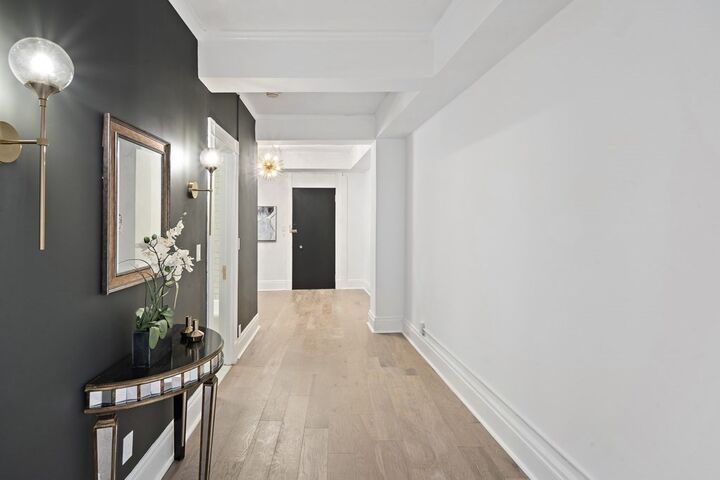 Property Photo: 21 Beacon St 8G MA 02108
