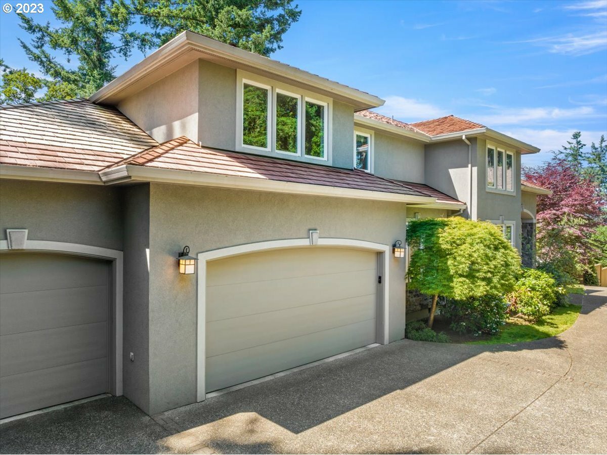 Property Photo: 2313 Falcon Dr OR 97068