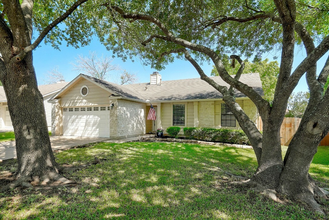 Property Photo:  1610 Honeysuckle Lane  TX 78664 