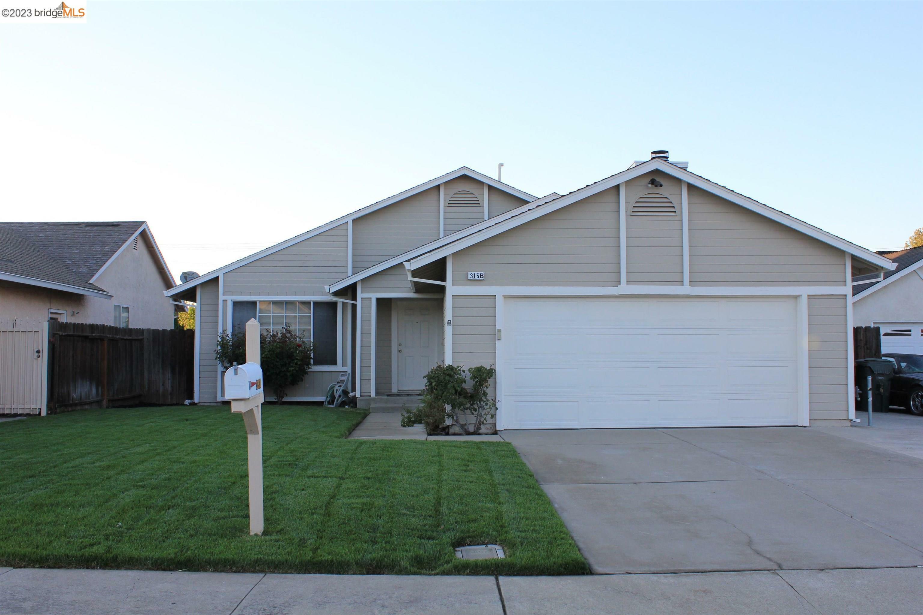 Property Photo:  