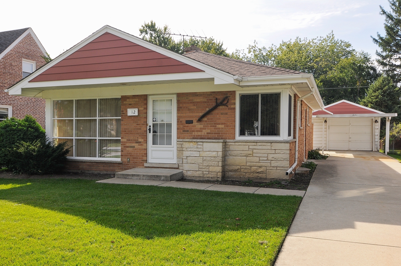 Property Photo:  12 S Hi Lusi Avenue  IL 60056 