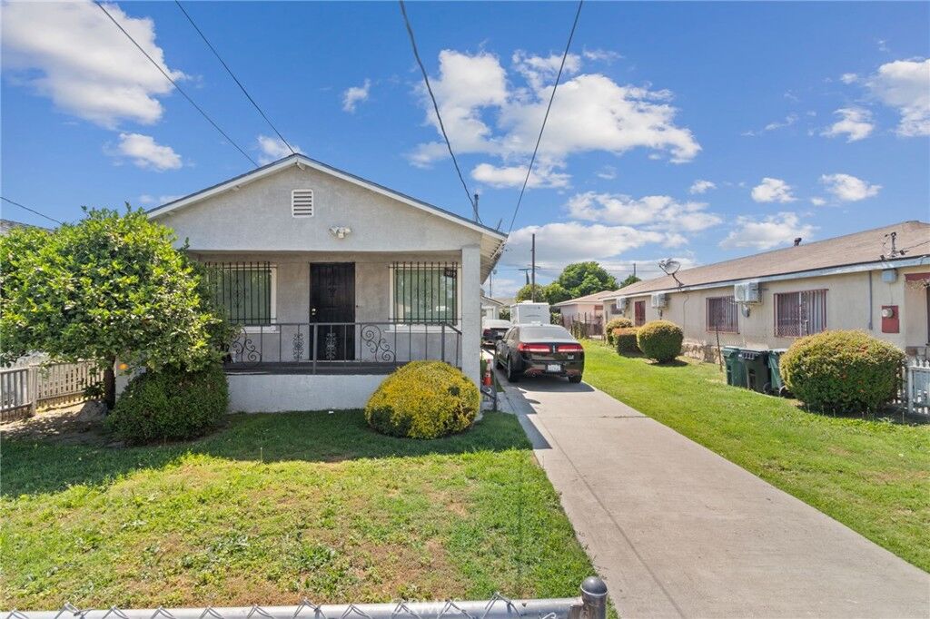 Property Photo:  8819 S Fir Avenue  CA 90002 