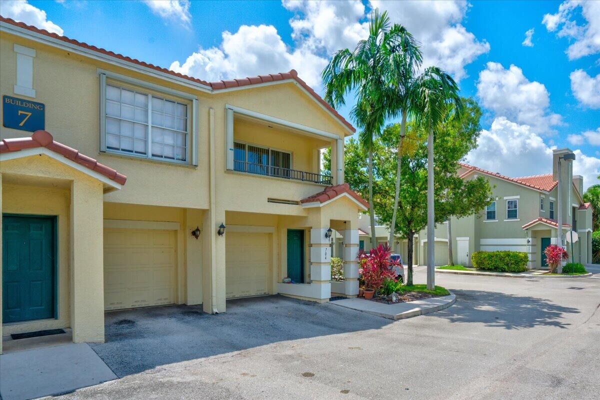 Property Photo: 704 Belmont Place 704 FL 33436