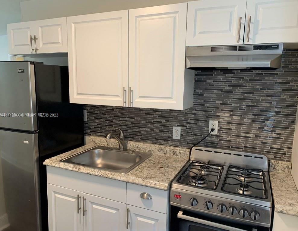 Property Photo:  2222 Van Buren St 8  FL 33020 