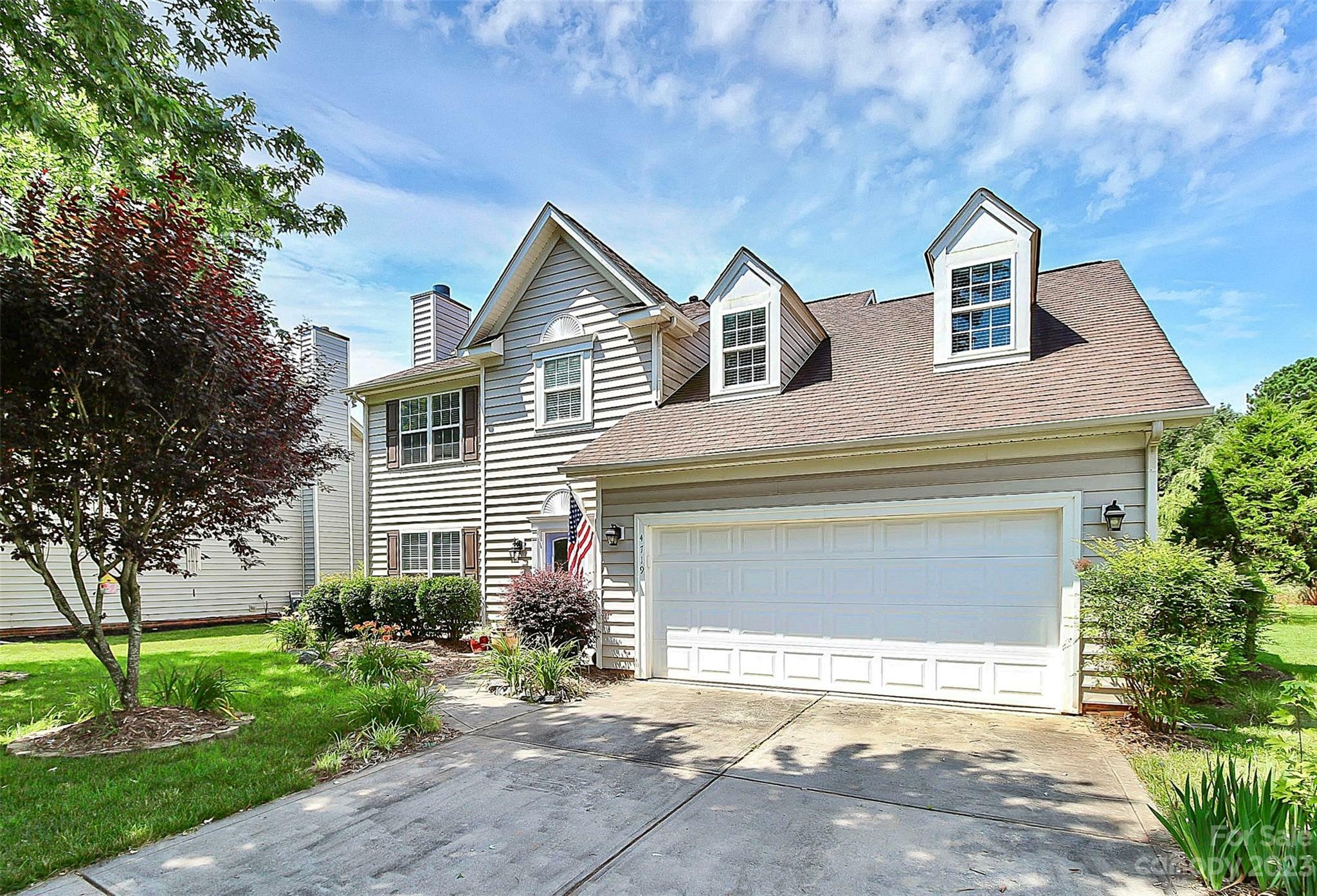 Property Photo: 4719 Lenox Hill Place NC 28269