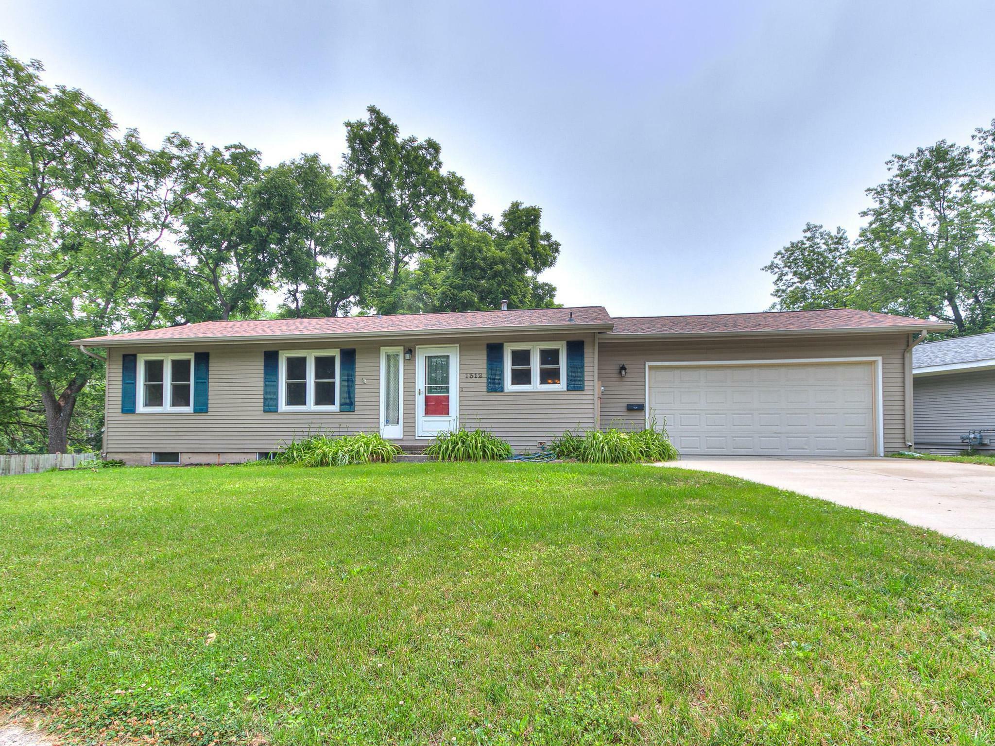 Property Photo:  1312 Wisconsin Circle  IA 50014 