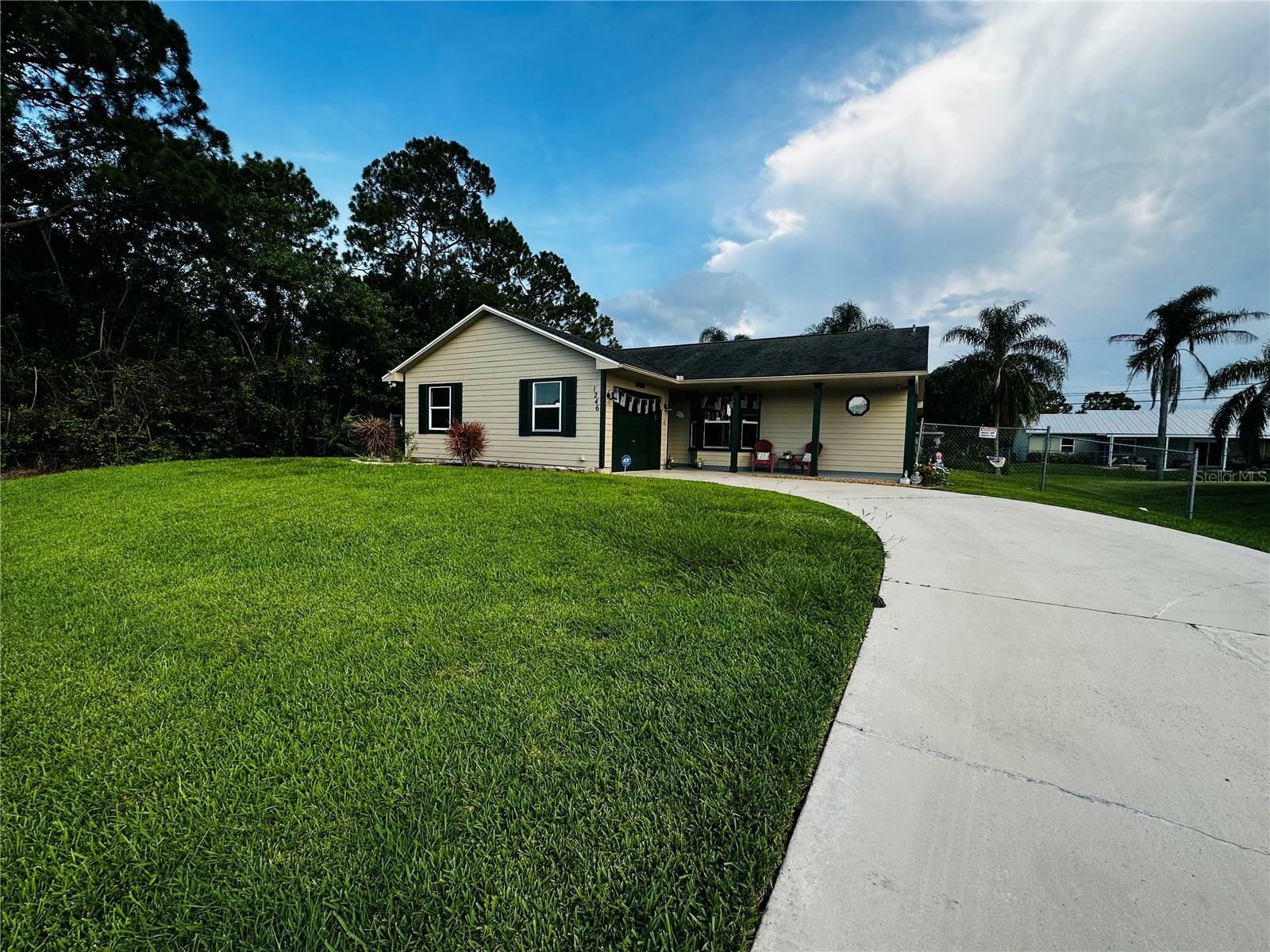 Property Photo:  1246 SW Albenga Avenue  FL 34953 