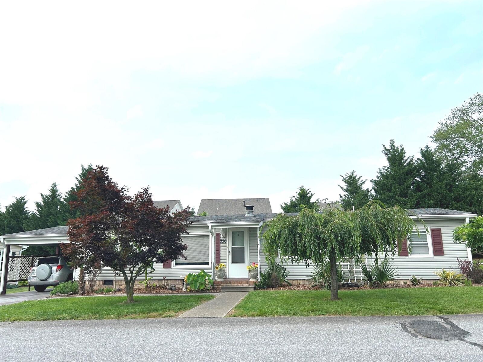 Property Photo: 220 Cranbrook Circle NC 28792