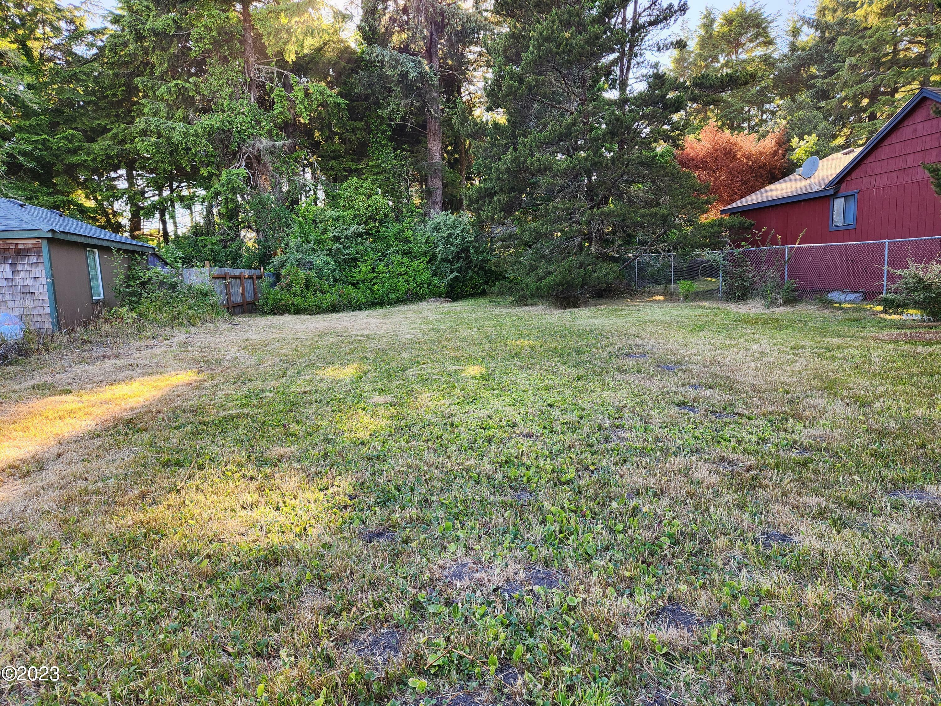 Property Photo: Lot 2 Rhododendron Avenue OR 97388