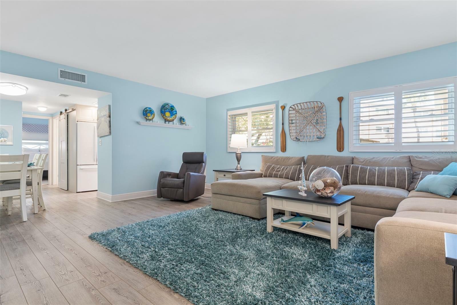 Property Photo: 6000 2nd Street E 5 FL 33706